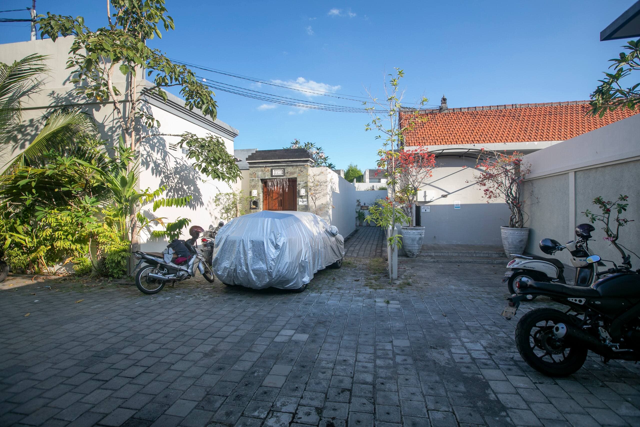 Urban Retreat: Steps away frm Eat Street, Seminyak — photo 1